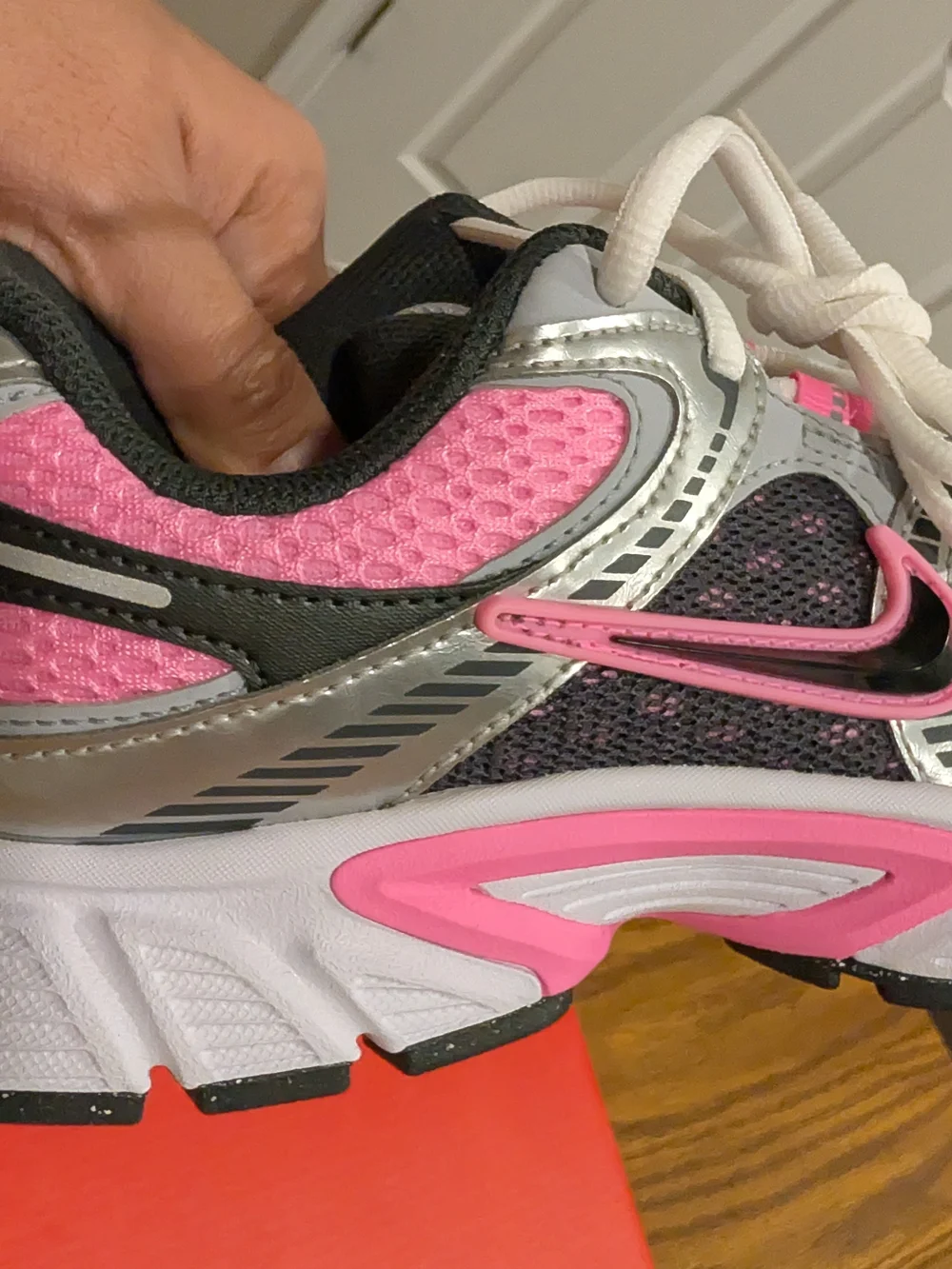 Nike V5 RNR Pink & Silver Running Shoes